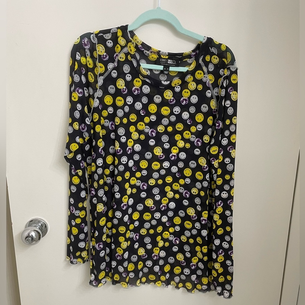 LOGO/Smiley World collaboration Mesh pullover shirt